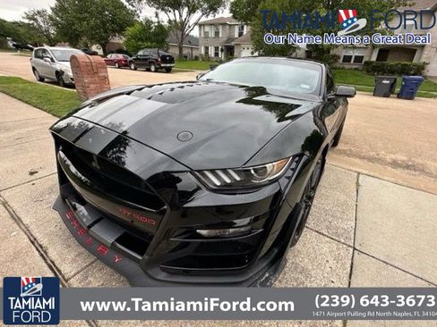 Used 2022 Ford Mustang Shelby GT500 w/ Technology Package RWD image 1