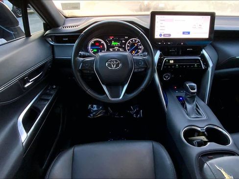 Used 2023 Toyota Venza Nightshade AWD/4WD image 6