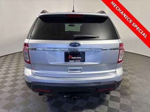 Used 2015 Ford Explorer XLT w/ Equipment Group 202B image 5