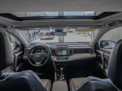 Used 2018 Toyota RAV4 Limited w/ Advanced Technology Package AWD/4WD image 27