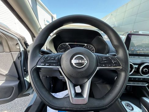 Used 2025 Nissan Sentra SV FWD image 11