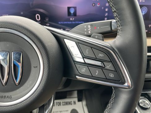 Certified 2025 Buick Enclave Preferred image 24