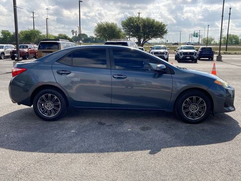 Used 2017 Toyota Corolla L image 3
