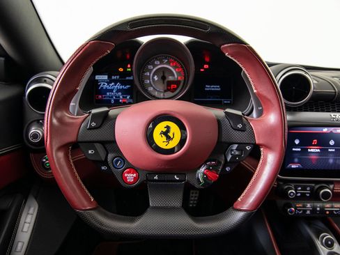 Certified 2019 Ferrari Portofino RWD image 11
