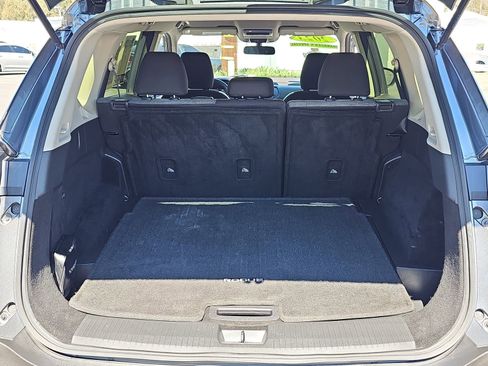 Used 2023 Nissan Rogue SV image 12