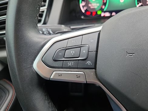 Used 2025 Volkswagen Atlas Peak Edition SE AWD/4WD image 22