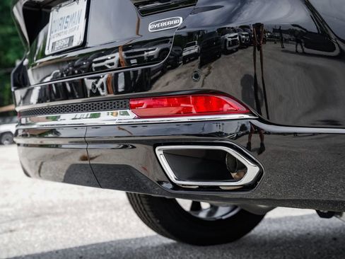 New 2025 Jeep Grand Cherokee Overland w/ Adv Protech Group III image 10