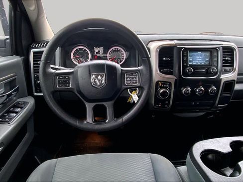 Used 2019 RAM 1500 Classic SLT AWD/4WD image 6
