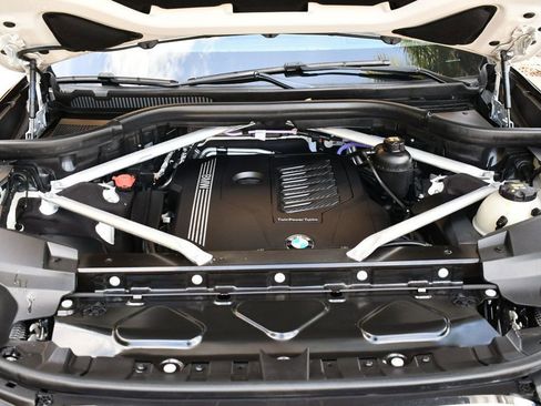 Used 2021 BMW X7 xDrive40i w/ Premium Package 2 image 68