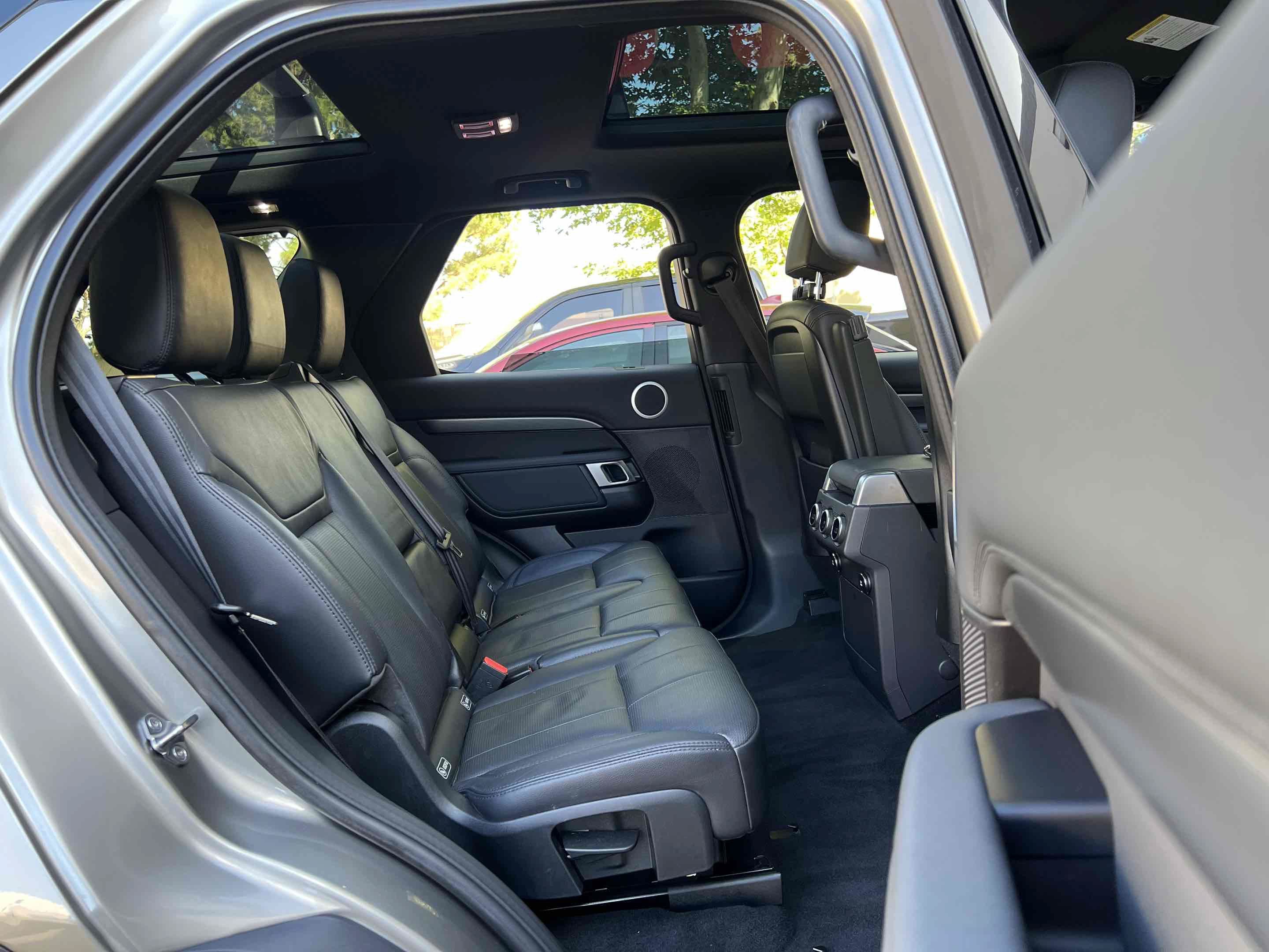 Used 2018 Land Rover Discovery HSE AWD/4WD image 29