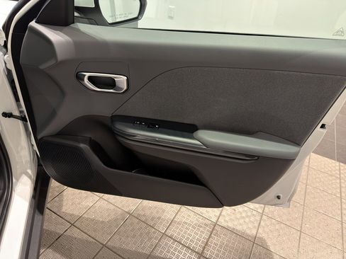 Used 2025 Kia K4 EX image 23