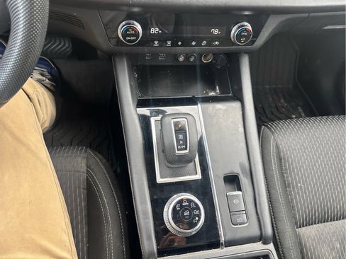 Used 2022 Mitsubishi Outlander ES image 12