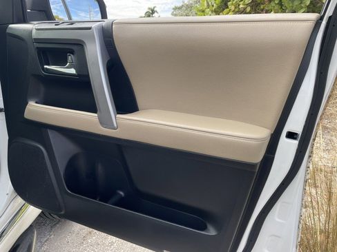 Used 2016 Toyota 4Runner Limited image 25