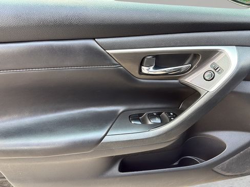 Used 2014 Nissan Altima 2.5 SL w/ Technology Package FWD image 10