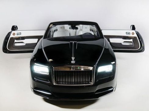 Used 2018 Rolls-Royce Dawn image 38