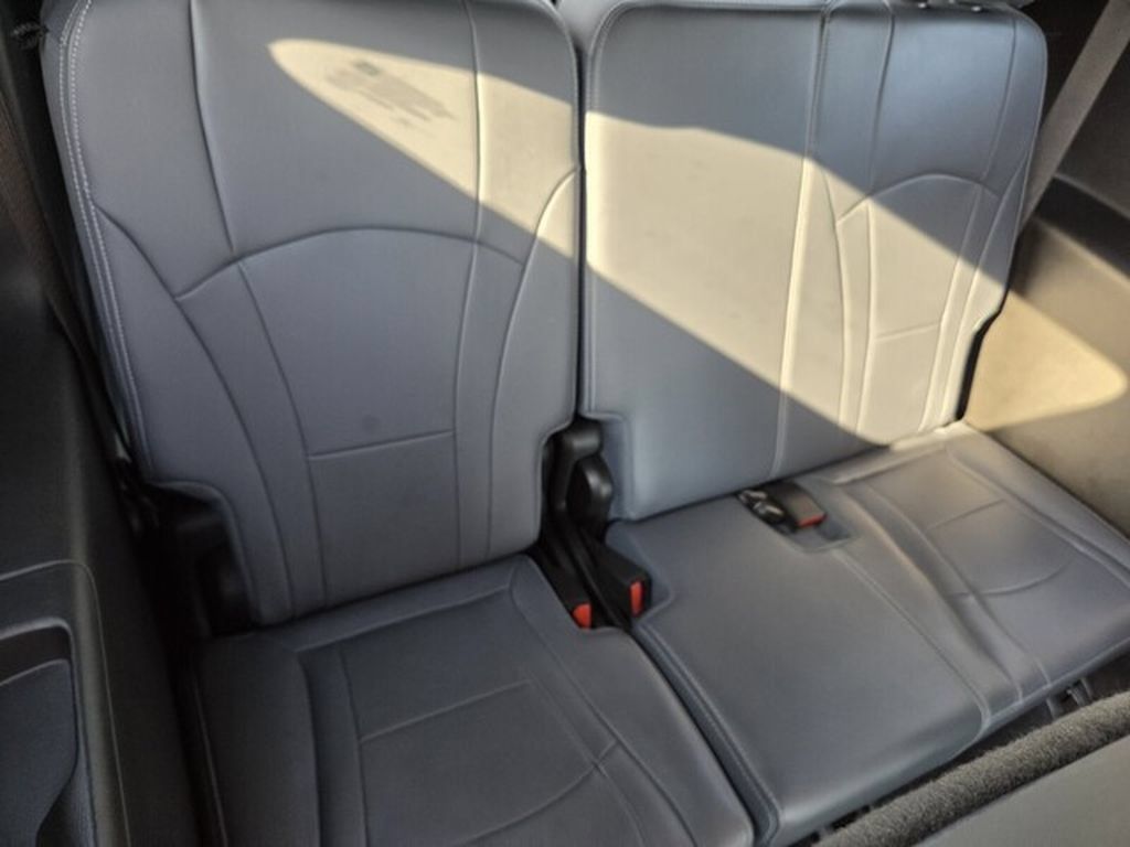 Used 2023 Buick Enclave Essence w/ Experience Buick Package FWD image 15