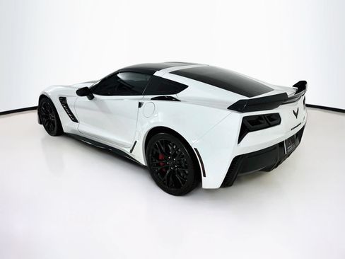 Used 2016 Chevrolet Corvette Z06 w/ Z07 Performance Package RWD image 6