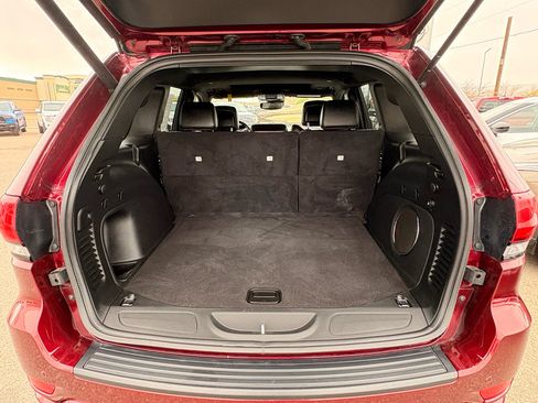 Used 2022 Jeep Grand Cherokee Altitude AWD/4WD image 10