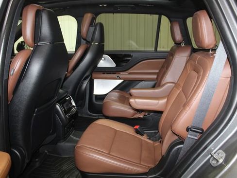 Used 2023 Lincoln Aviator Reserve w/ Equipment Group 201A RWD image 8