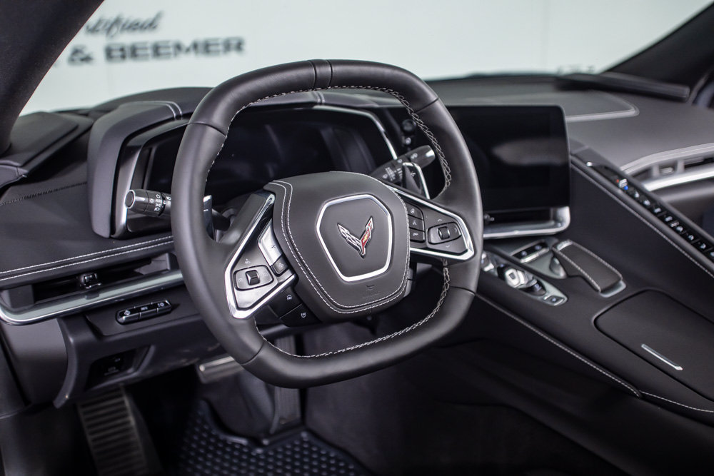 Used 2025 Chevrolet Corvette Stingray Preferred Conv w/ Z51 Performance Package RWD image 31