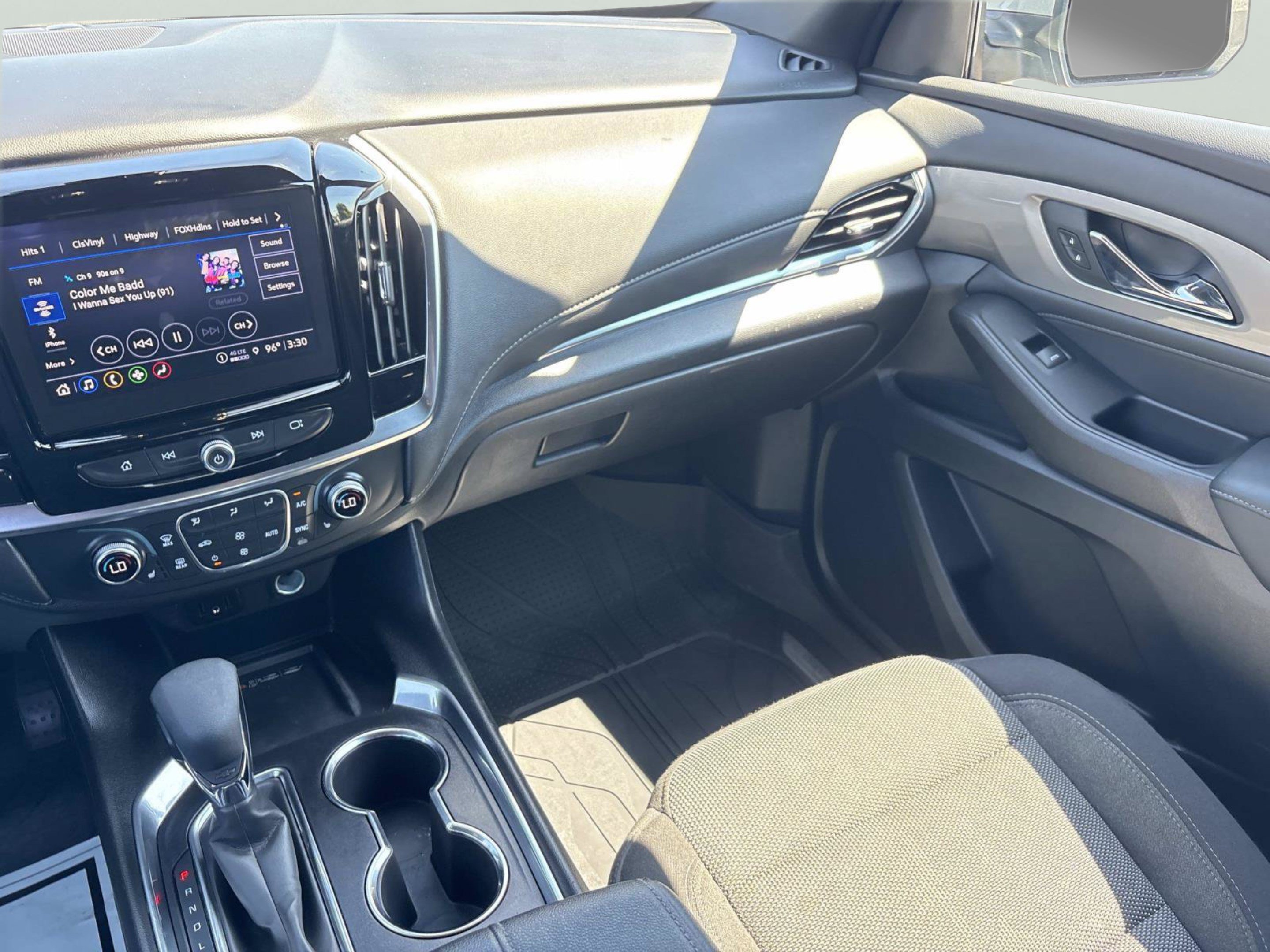 Used 2023 Chevrolet Traverse LT FWD image 12