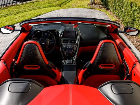 Used 2019 Aston Martin DB11 Volante image 57