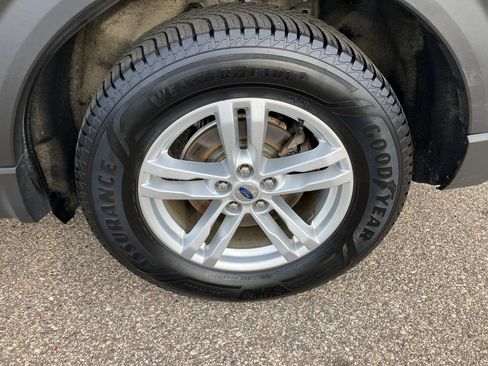 Used 2020 Ford Explorer XLT w/ Comfort Package AWD/4WD image 24