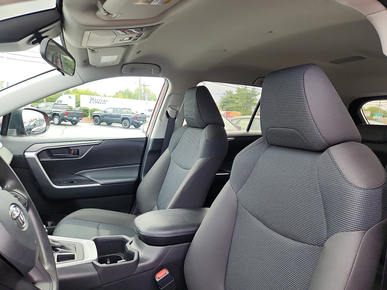 Used 2024 Toyota RAV4 LE AWD/4WD image 17