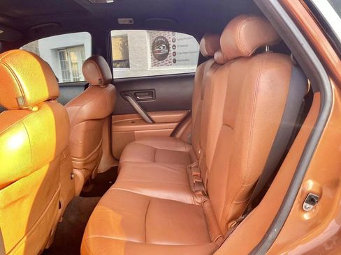 Used 2005 INFINITI FX35 2WD w/ (U01) Technology Pkg image 9