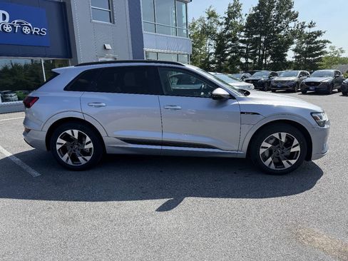 Used 2021 Audi e-tron Premium w/ Convenience Plus Package AWD/4WD image 5