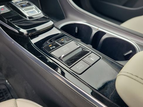 Used 2023 Hyundai Sonata Limited w/ Preferred Accessory Package image 32