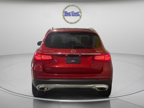 Used 2018 Mercedes-Benz GLC 300 4MATIC image 4