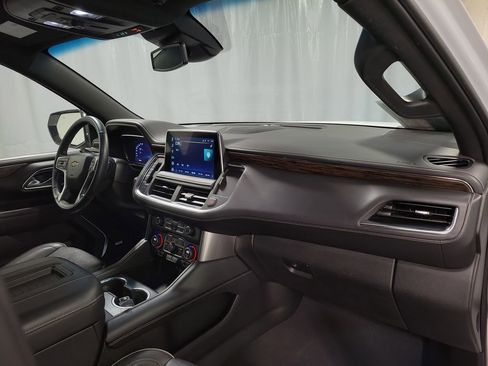 Used 2023 Chevrolet Suburban Premier image 29
