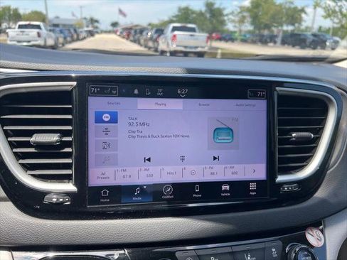 Certified 2023 Chrysler Pacifica Touring-L FWD image 57