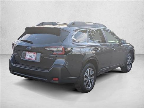 Certified 2025 Subaru Outback Premium image 5