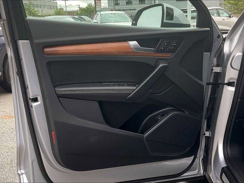 Used 2022 Audi Q5 2.0T Premium Plus w/ Premium Plus Package image 9