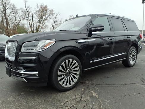 Used 2019 Lincoln Navigator Reserve image 3