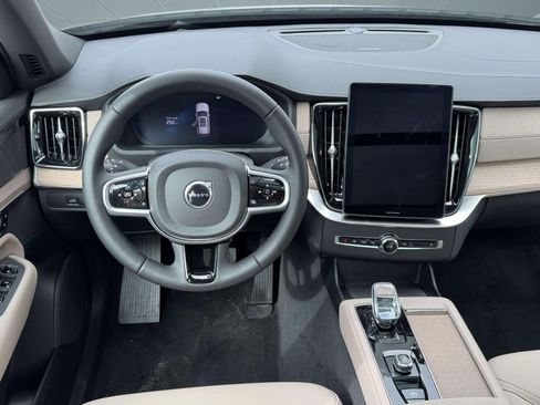 Certified 2026 Volvo XC90 B6 Plus w/ Protection Package Premier AWD/4WD image 28