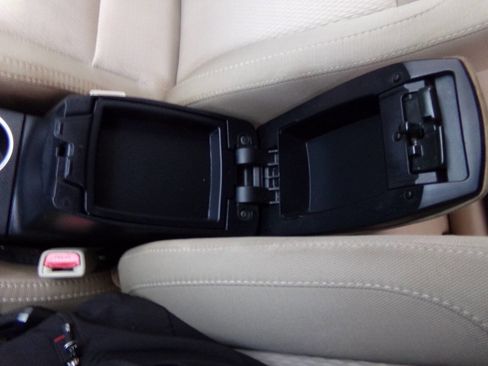 Used 2015 Toyota Corolla LE image 25