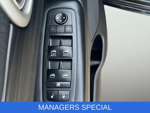 Used 2020 Jeep Grand Cherokee Altitude AWD/4WD image 16