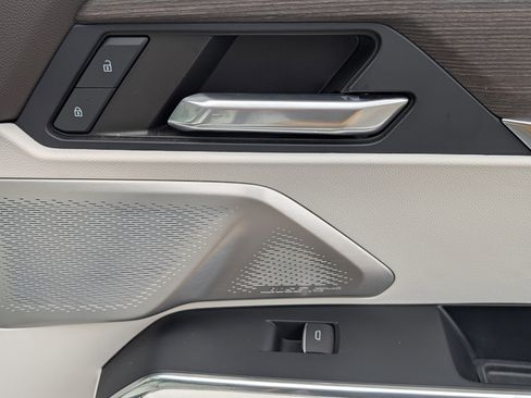 Used 2024 GMC Acadia Denali w/ Super Cruise Package image 24