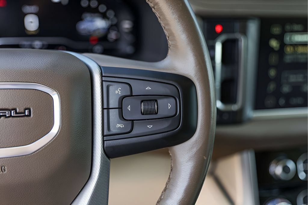 Used 2022 GMC Yukon Denali AWD/4WD image 16