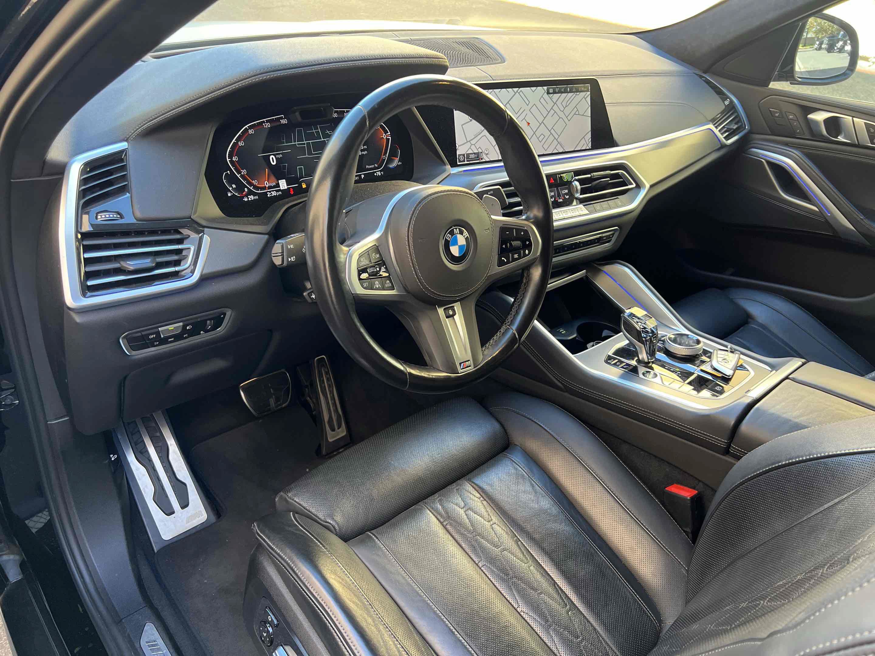 Used 2022 BMW X6 xDrive40i w/ Executive Package AWD/4WD image 3