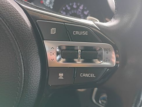 Used 2017 Kia Cadenza Technology FWD image 14