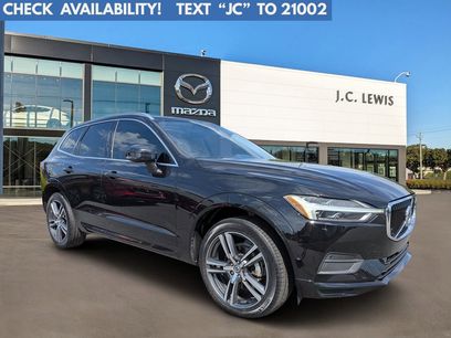 Used 2018 Volvo XC60 T5 Momentum w/ Vision Package