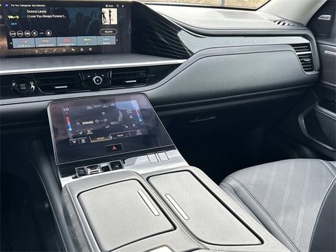 Used 2025 INFINITI QX80 Luxe image 27