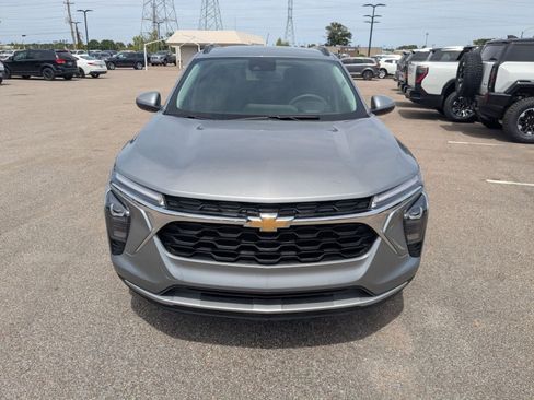 Certified 2024 Chevrolet Trax LT image 9