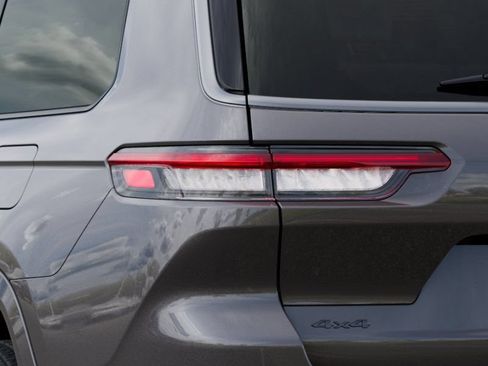 New 2026 Jeep Grand Cherokee L Summit w/ Obsidian Package AWD/4WD image 9