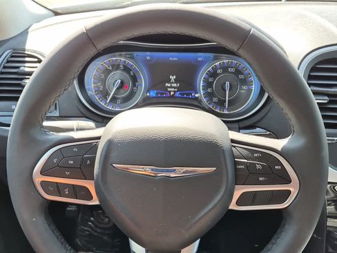 Used 2023 Chrysler 300 Touring w/ Sport Appearance Package RWD image 18