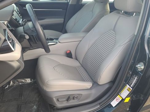 Used 2018 Toyota Camry SE image 13